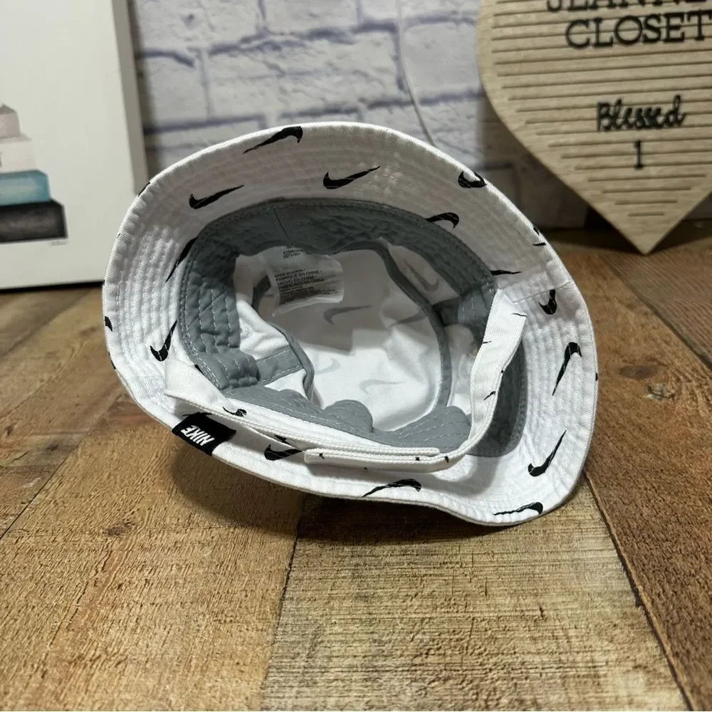infant Nike bucket hat Adjustable strap